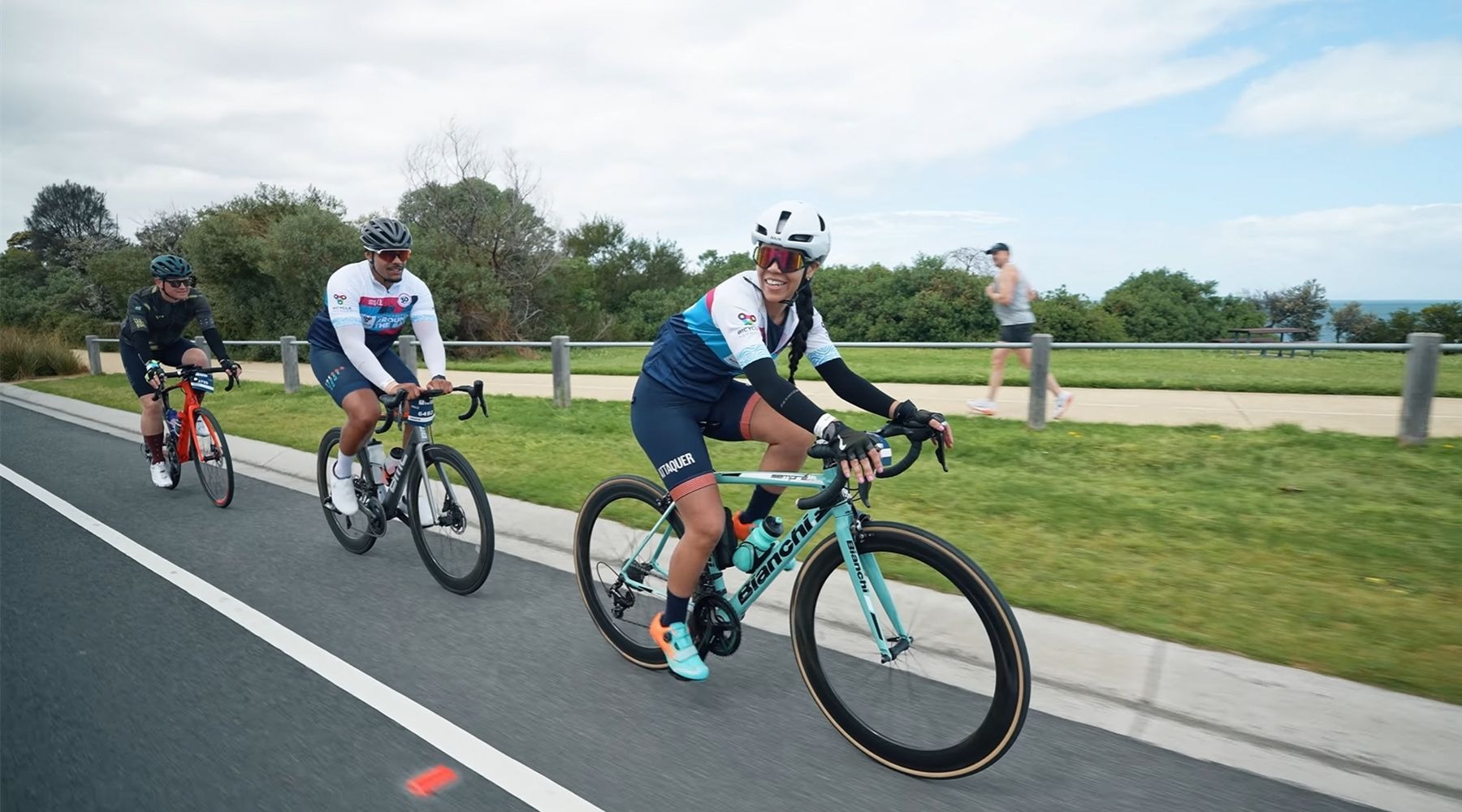 Одрживи бициклистички дресови: КИИИ-јева иновација у одећи еколошки свесних перформанси